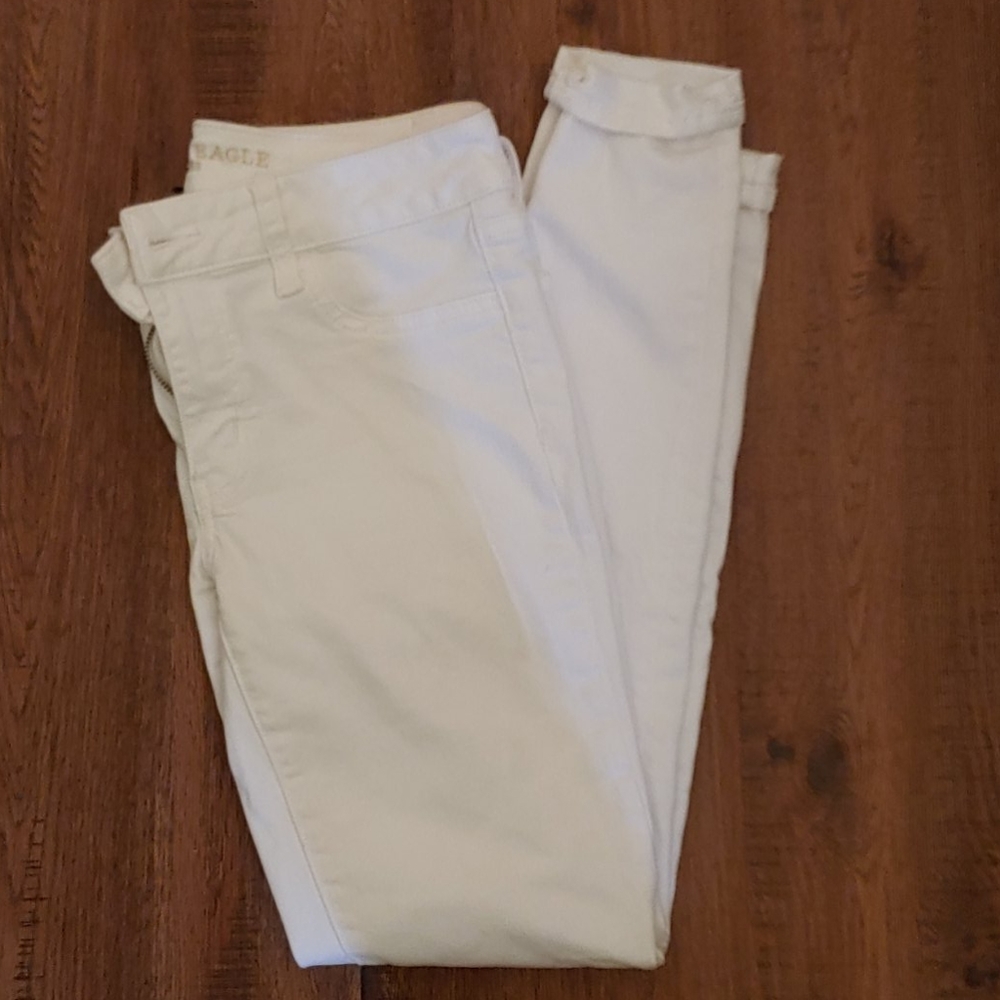 White skinny jeans
